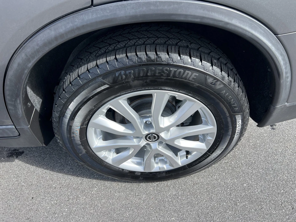 2019 Nissan Rogue - Image 10 of 21