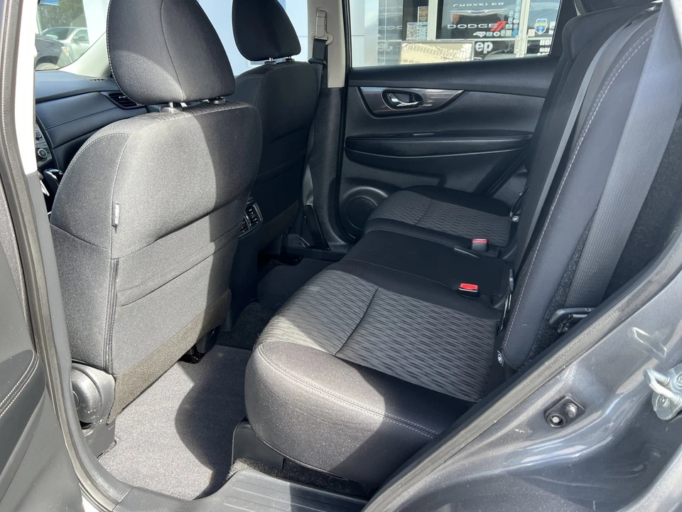 2019 Nissan Rogue - Image 11 of 21
