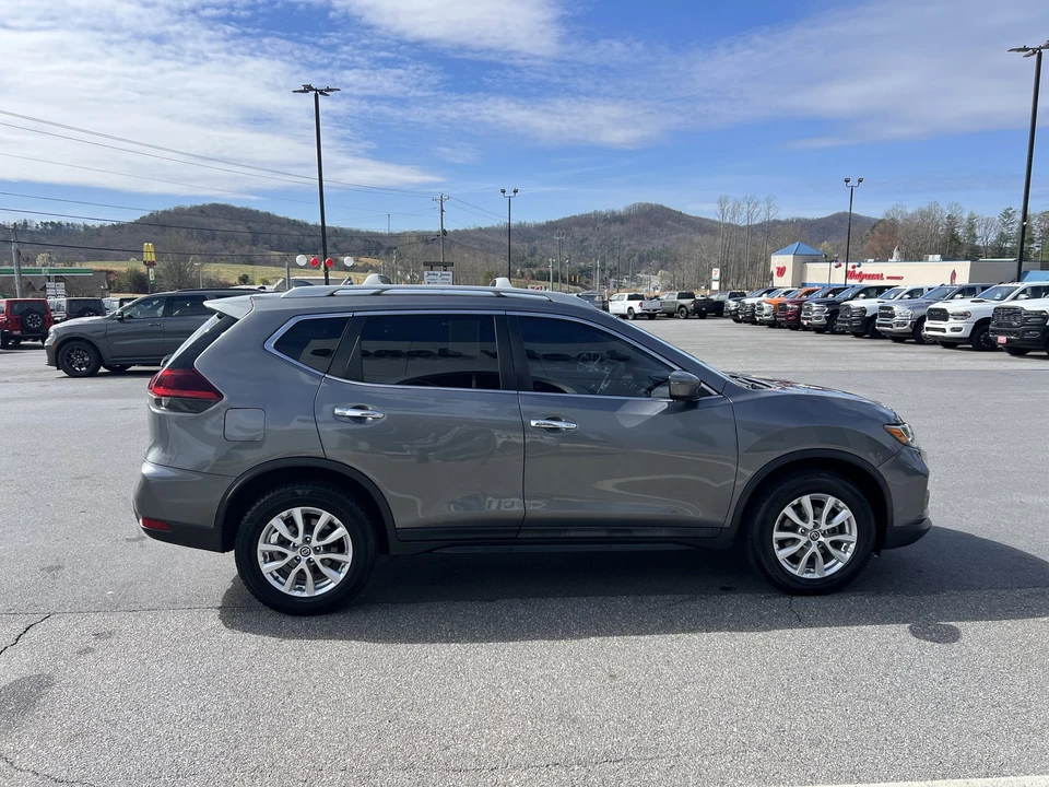 2019 Nissan Rogue - Image 4 of 21
