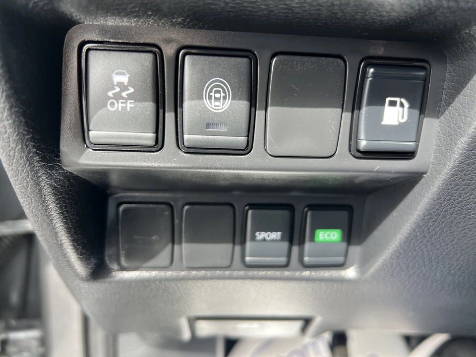 2019 Nissan Rogue - Image 16 of 21
