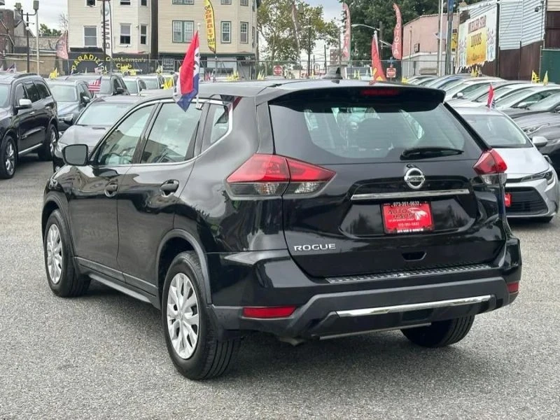2019 Nissan Rogue - Image 6 of 12