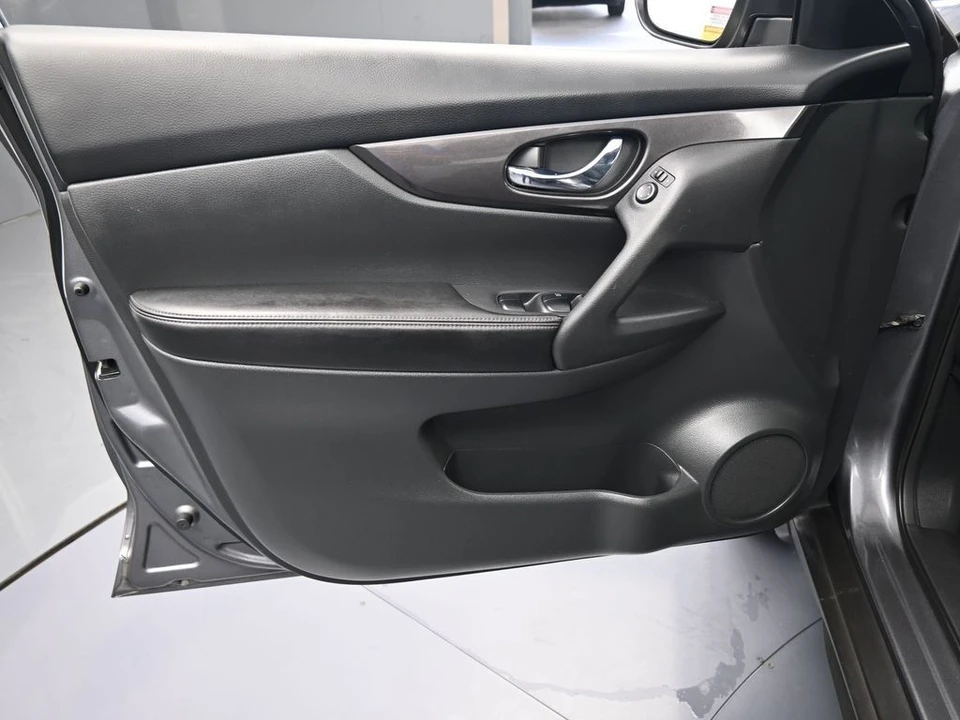 2019 Nissan Rogue - Image 11 of 12