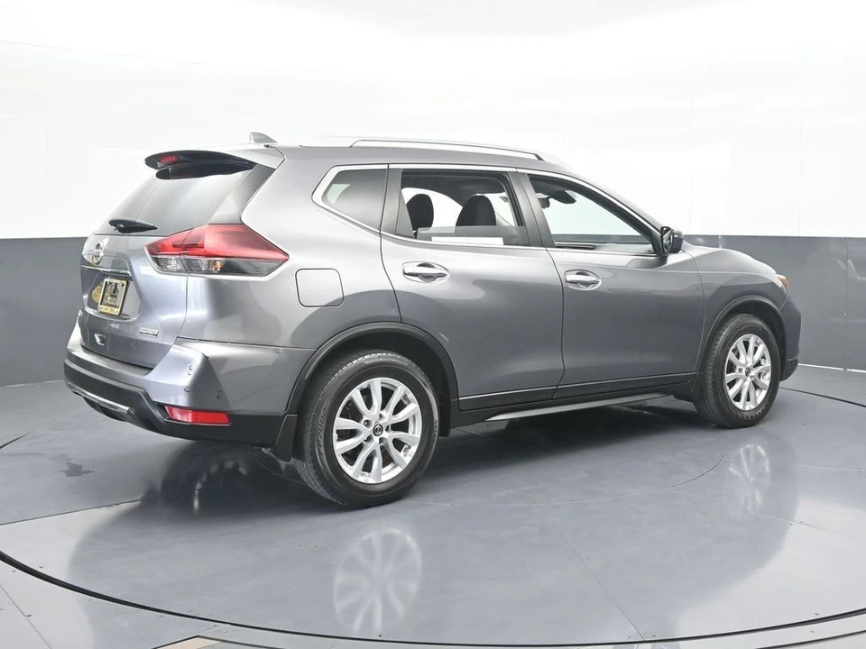 2019 Nissan Rogue - Image 6 of 12