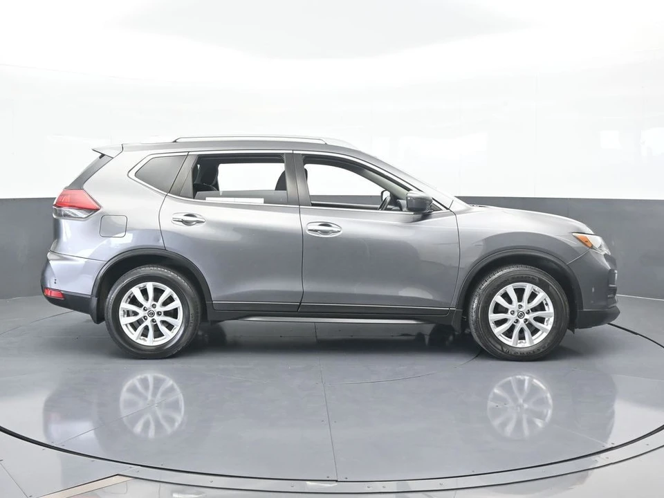 2019 Nissan Rogue - Image 7 of 12