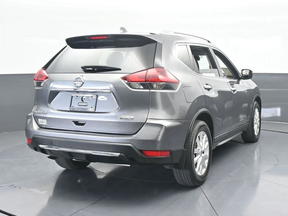 2019 Nissan Rogue - Image 5 of 12