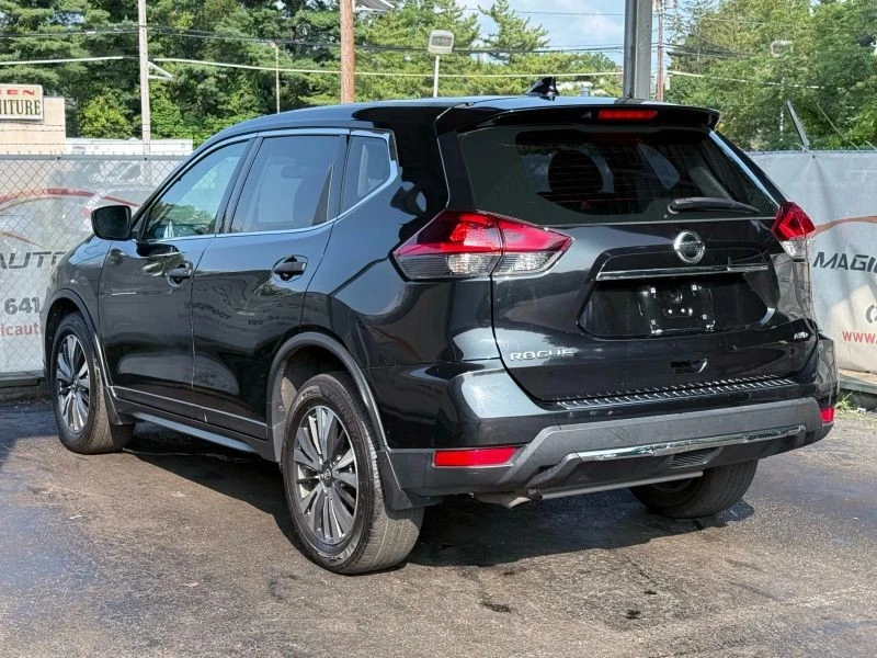 2019 Nissan Rogue - Image 11 of 12