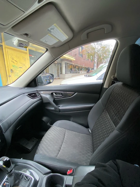 2019 Nissan Rogue - Image 11 of 14