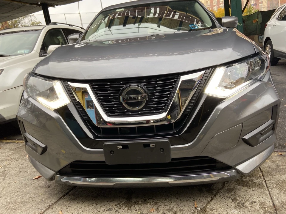 2019 Nissan Rogue - Image 2 of 14
