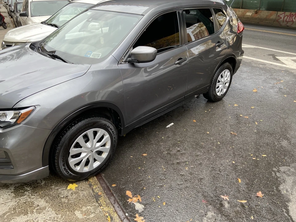 2019 Nissan Rogue - Image 7 of 14