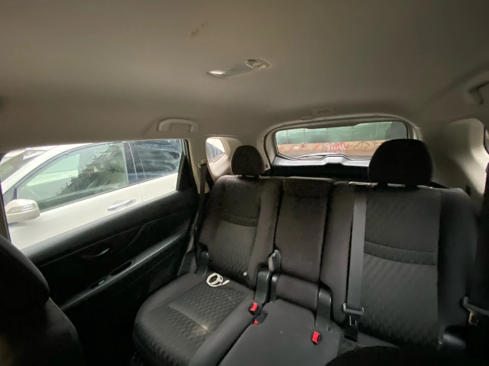 2019 Nissan Rogue - Image 13 of 14