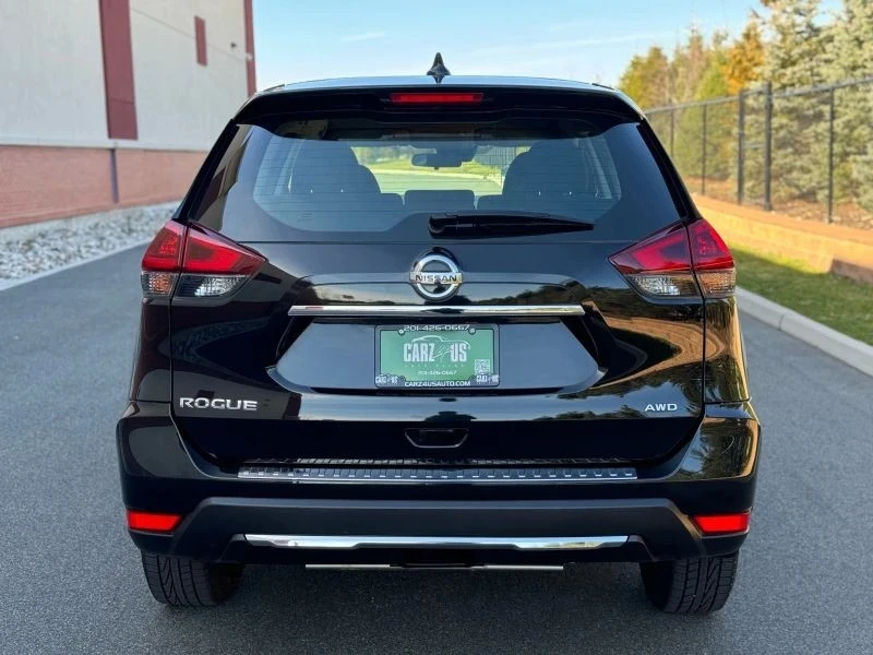 2019 Nissan Rogue - Image 9 of 12