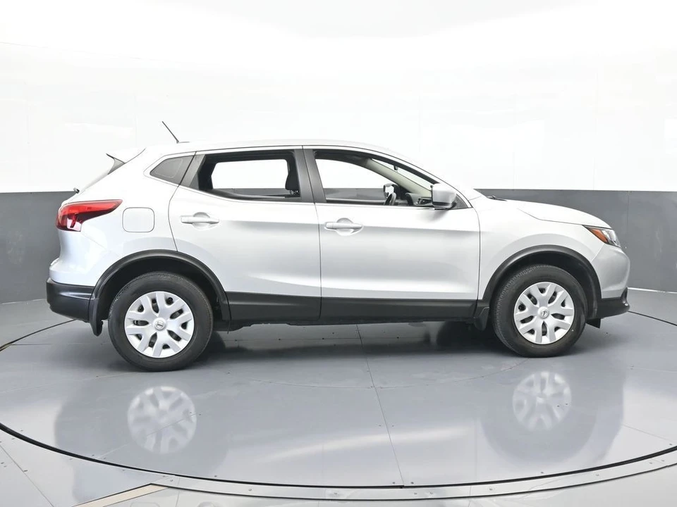 2019 Nissan Rogue - Image 7 of 12