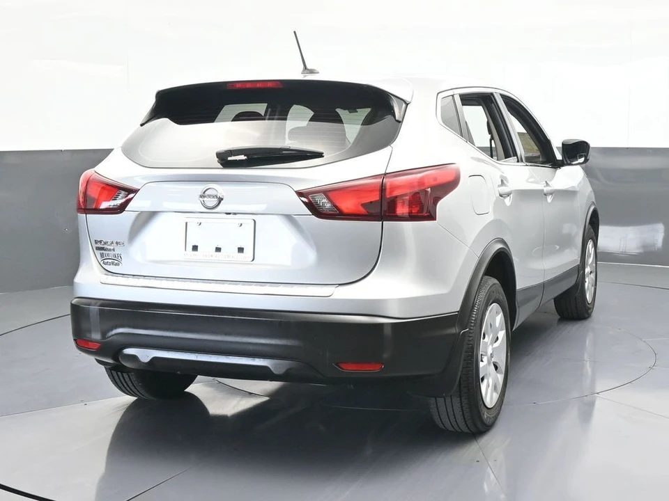 2019 Nissan Rogue - Image 5 of 12