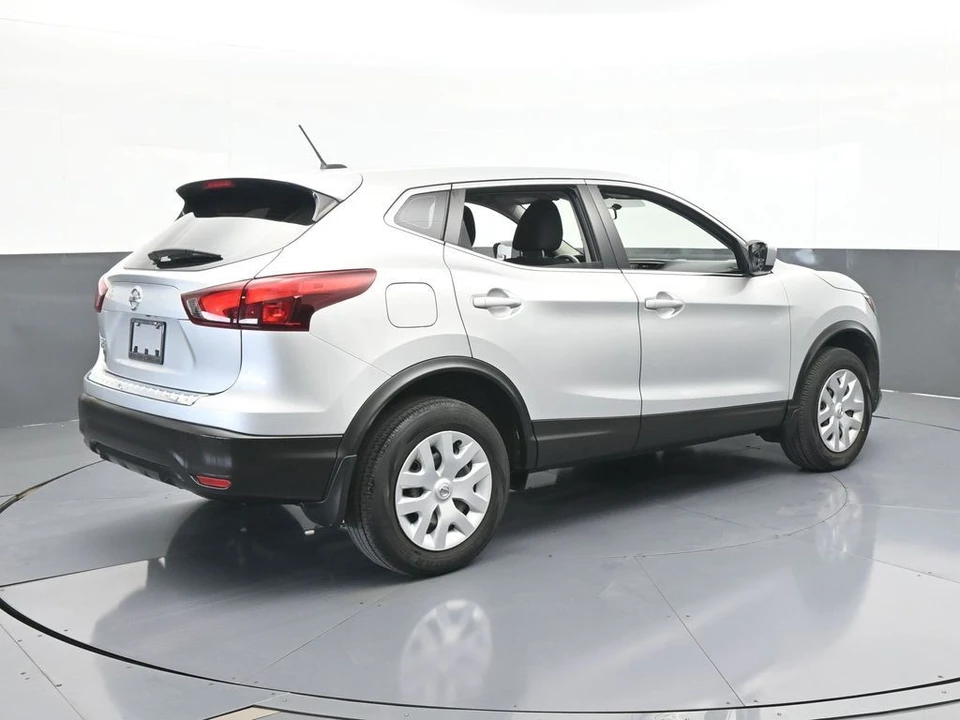 2019 Nissan Rogue - Image 6 of 12