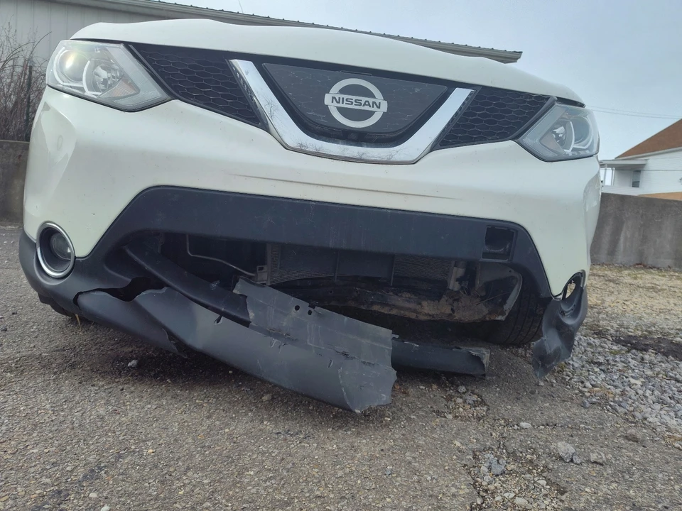 2019 Nissan Rogue - Image 2 of 5