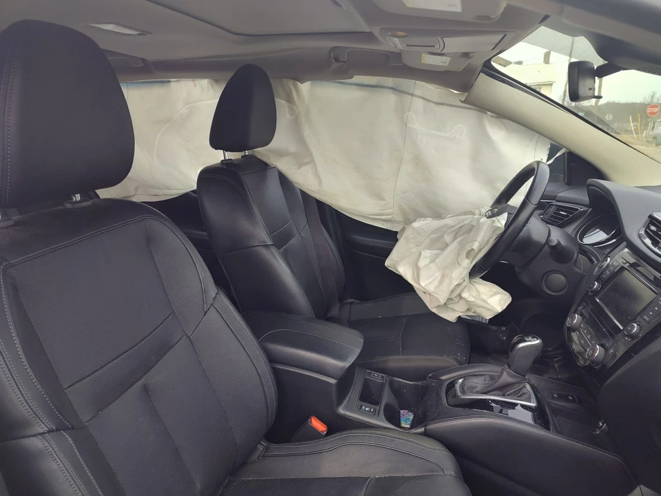 2019 Nissan Rogue - Image 4 of 5