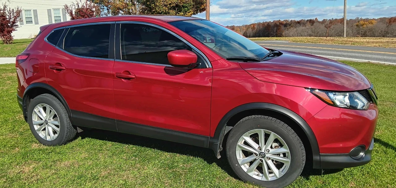 2019 Nissan Rogue - Image 2 of 12