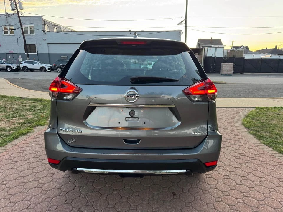 2019 Nissan Rogue - Image 12 of 19