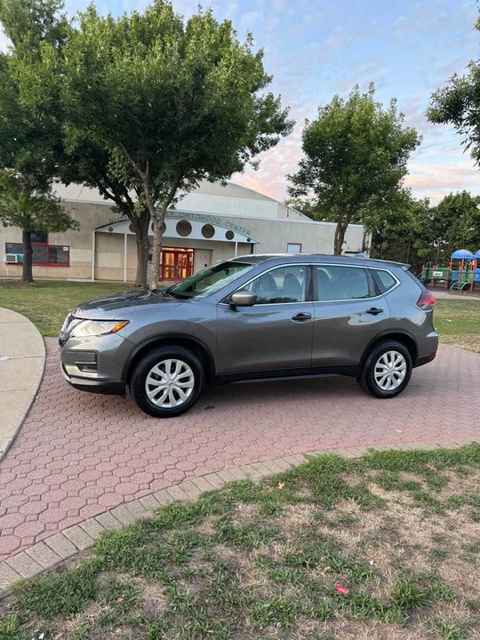 2019 Nissan Rogue - Image 5 of 19