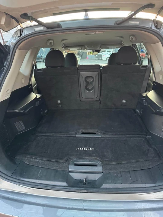 2019 Nissan Rogue - Image 13 of 19