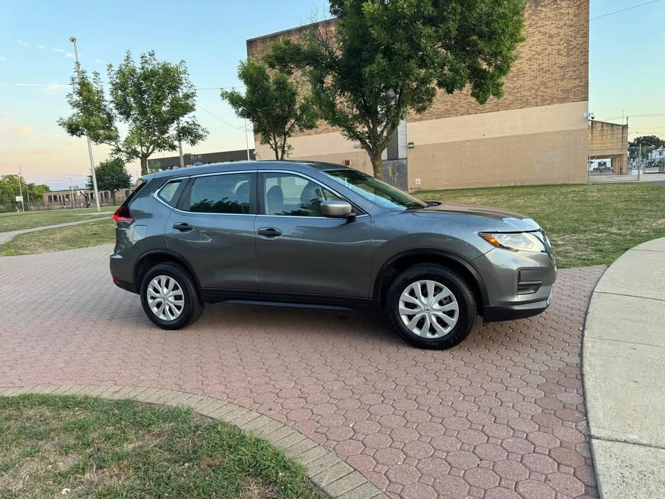 2019 Nissan Rogue - Image 8 of 19