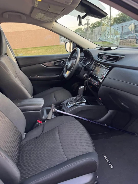 2019 Nissan Rogue - Image 16 of 19