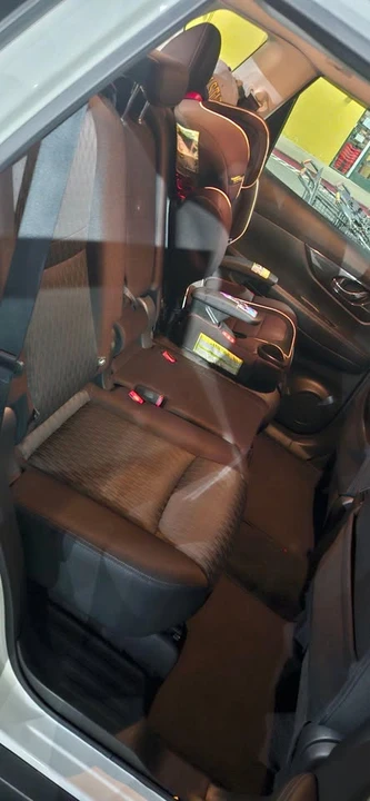 2019 Nissan Rogue - Image 4 of 7