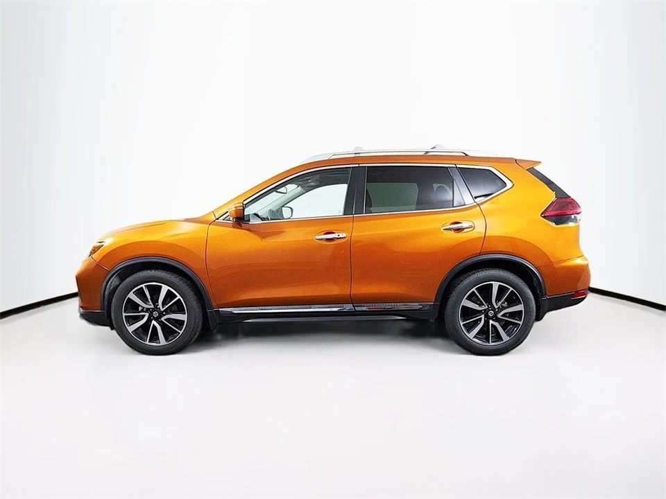 2019 Nissan Rogue - Image 4 of 12