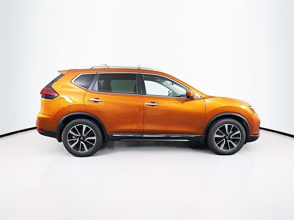 2019 Nissan Rogue - Image 8 of 12