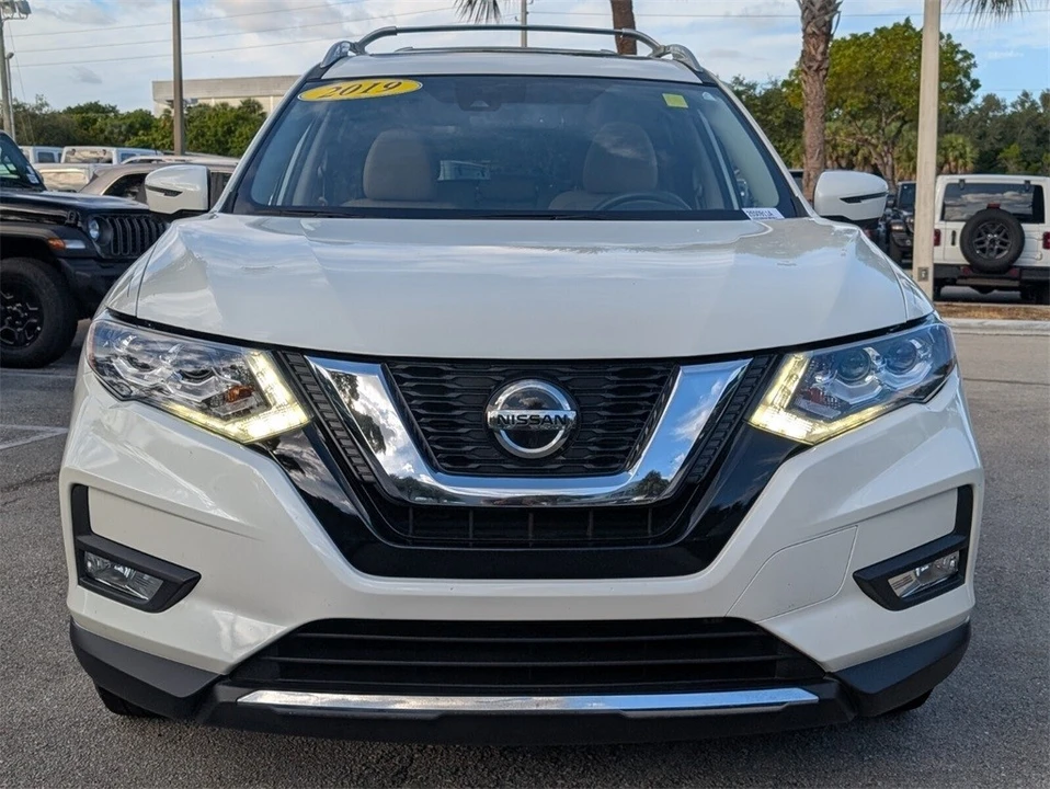 2019 Nissan Rogue - Image 3 of 12