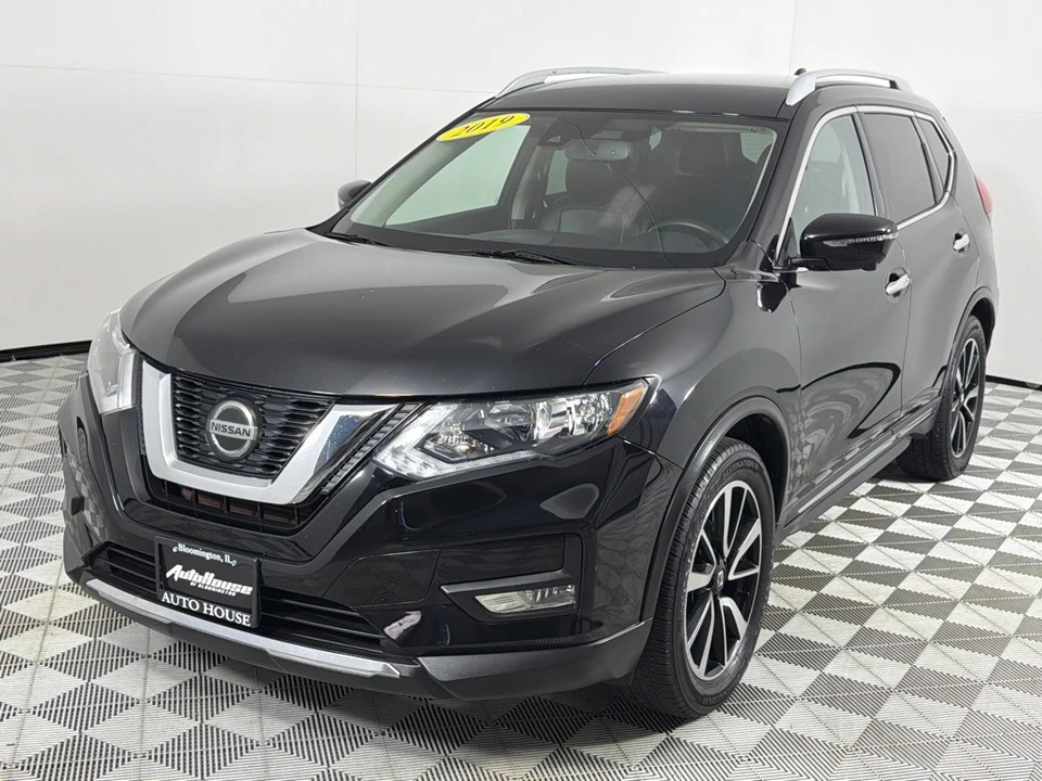 2019 Nissan Rogue - Image 10 of 21