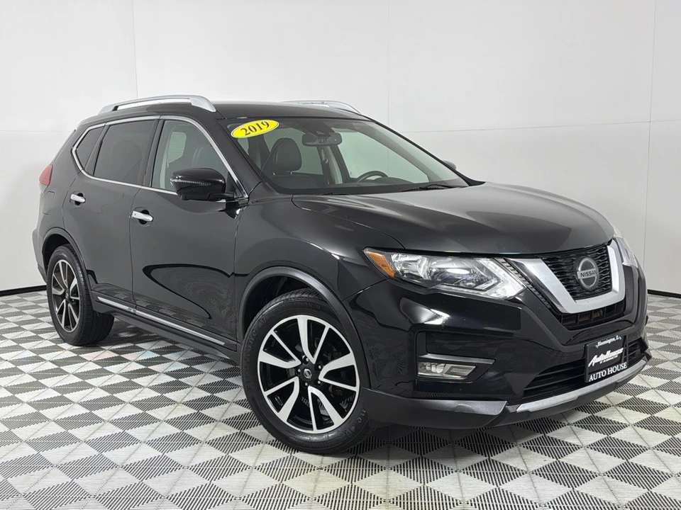 2019 Nissan Rogue - Image 2 of 21