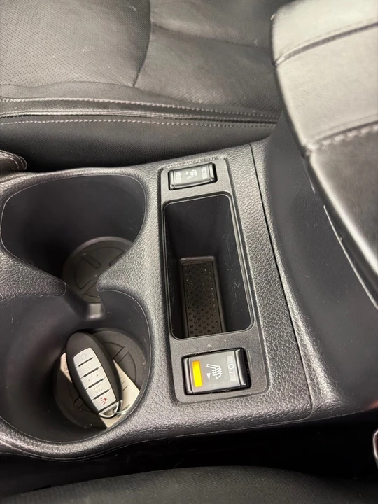 2019 Nissan Rogue - Image 18 of 21