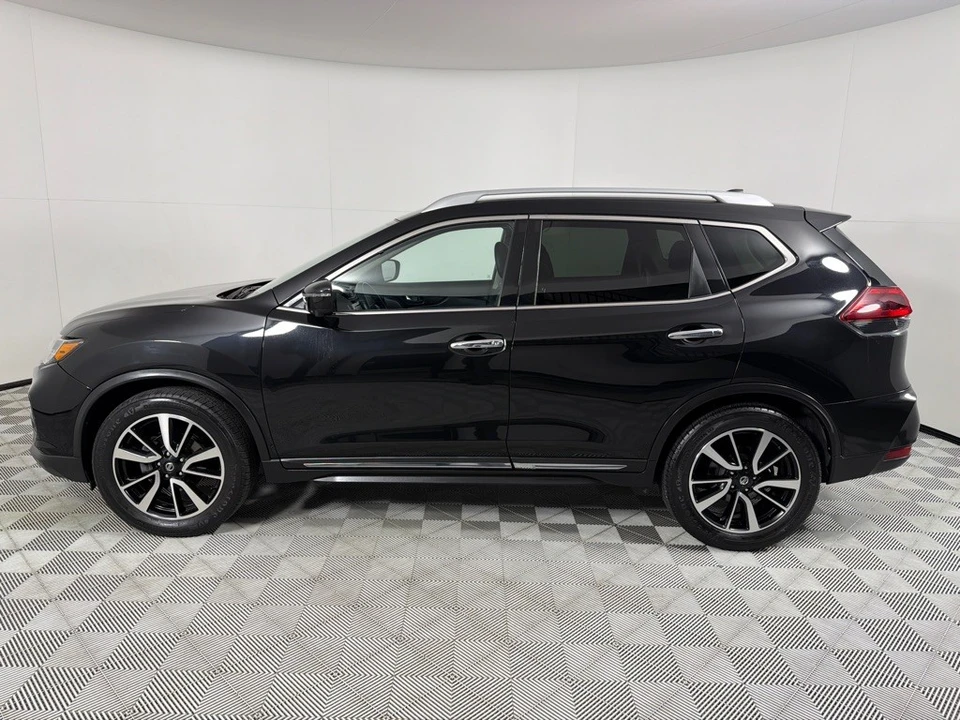 2019 Nissan Rogue - Image 8 of 21