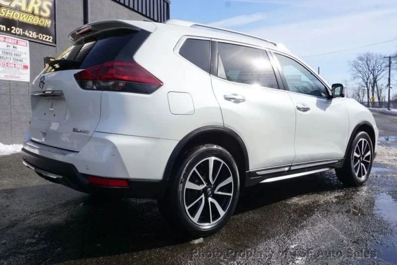 2019 Nissan Rogue - Image 7 of 12