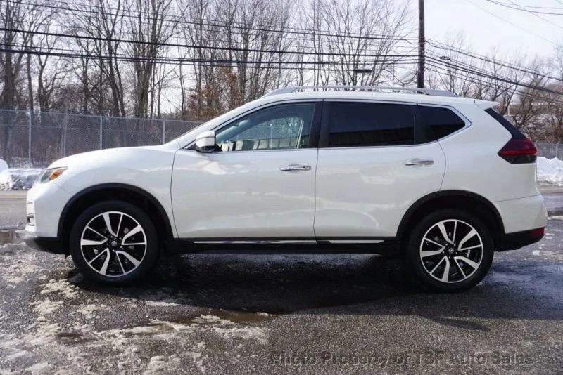 2019 Nissan Rogue - Image 4 of 12