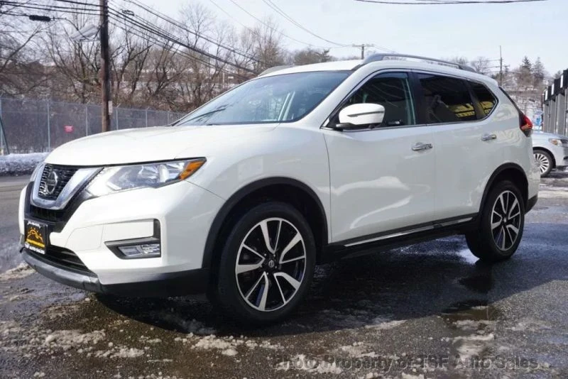 2019 Nissan Rogue - Image 3 of 12