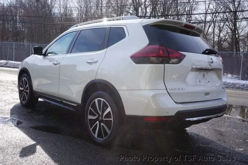 2019 Nissan Rogue - Image 5 of 12