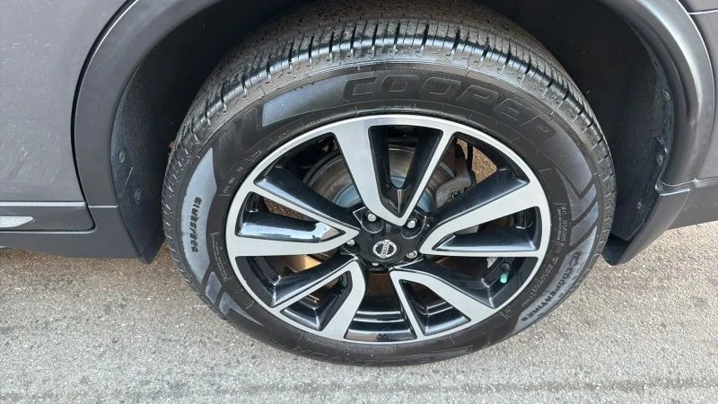 2019 Nissan Rogue - Image 9 of 12