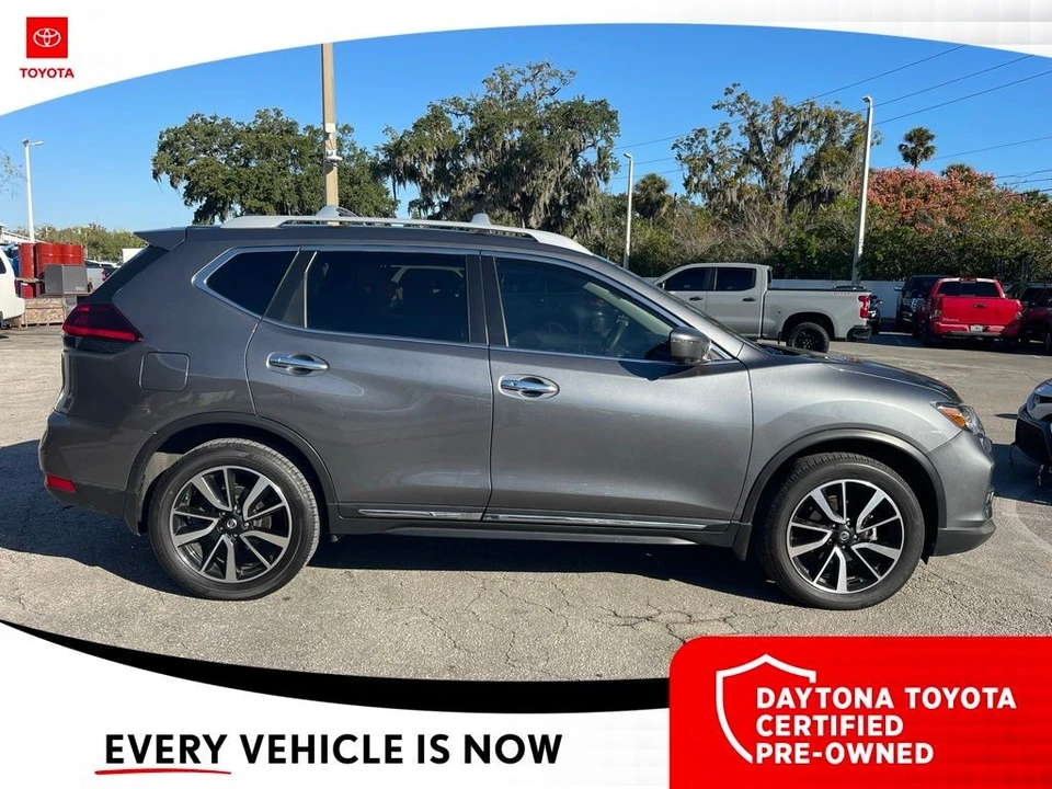 2019 Nissan Rogue - Image 7 of 10