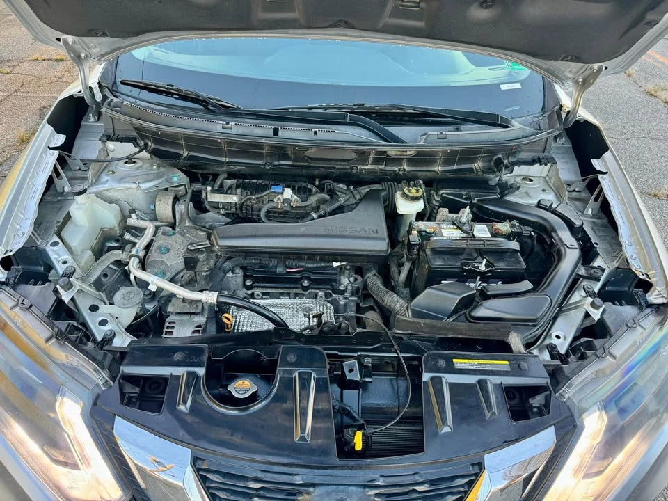 2019 Nissan Rogue - Image 14 of 18