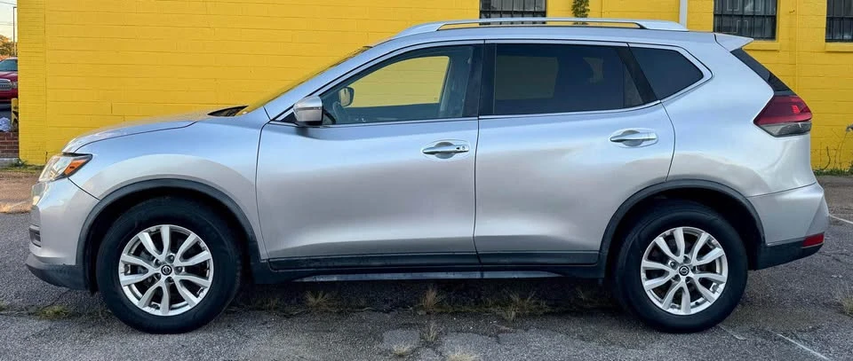 2019 Nissan Rogue - Image 3 of 18