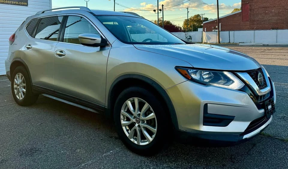 2019 Nissan Rogue - Image 7 of 18
