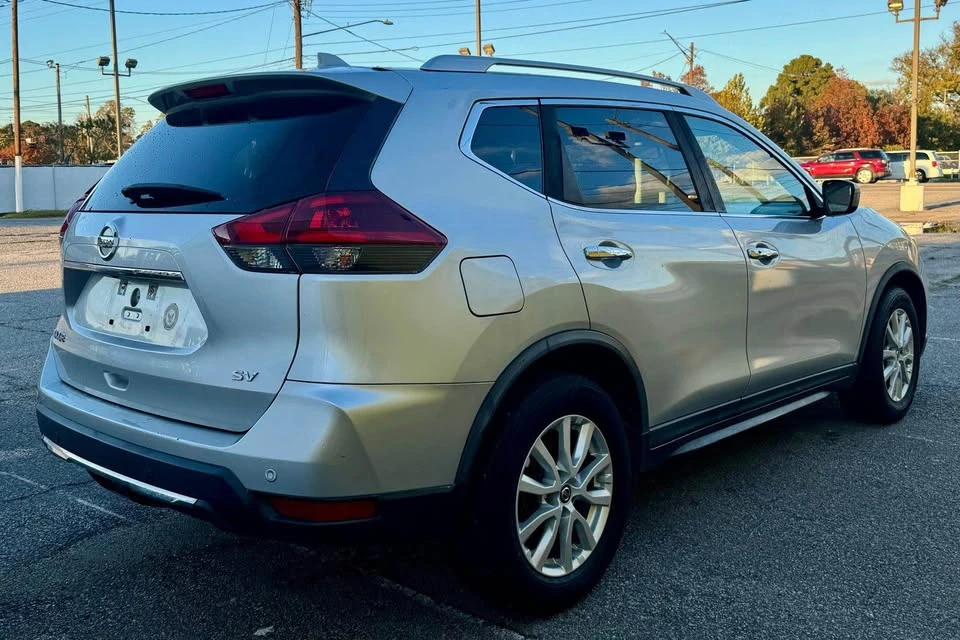 2019 Nissan Rogue - Image 5 of 18