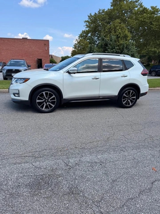 2019 Nissan Rogue - Image 4 of 19
