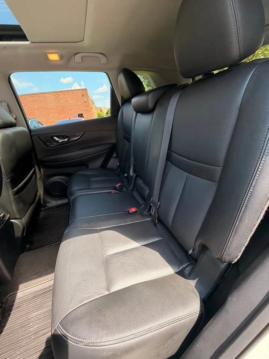 2019 Nissan Rogue - Image 16 of 19