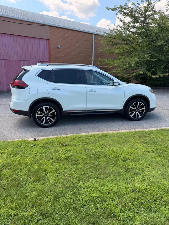 2019 Nissan Rogue - Image 8 of 19