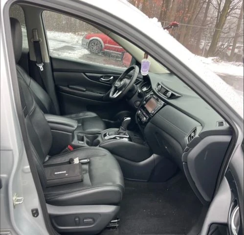 2019 Nissan Rogue - Image 9 of 10
