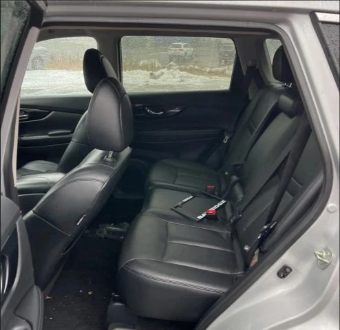 2019 Nissan Rogue - Image 7 of 10