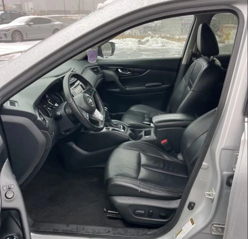 2019 Nissan Rogue - Image 8 of 10